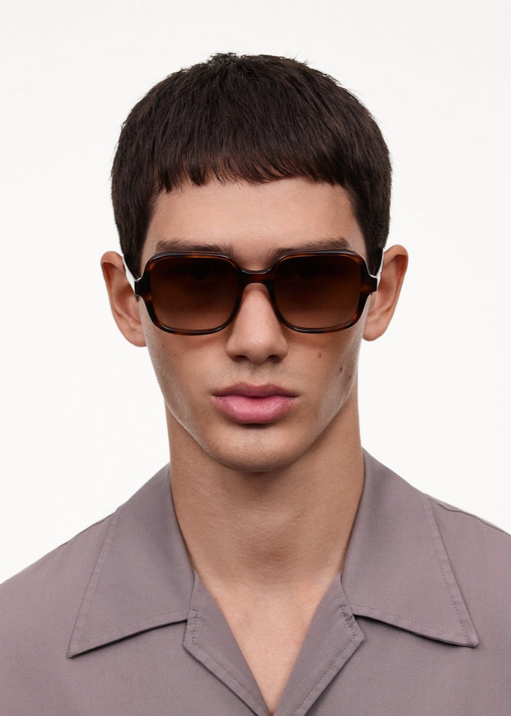 CHIMI CONIC SUNGLASSES