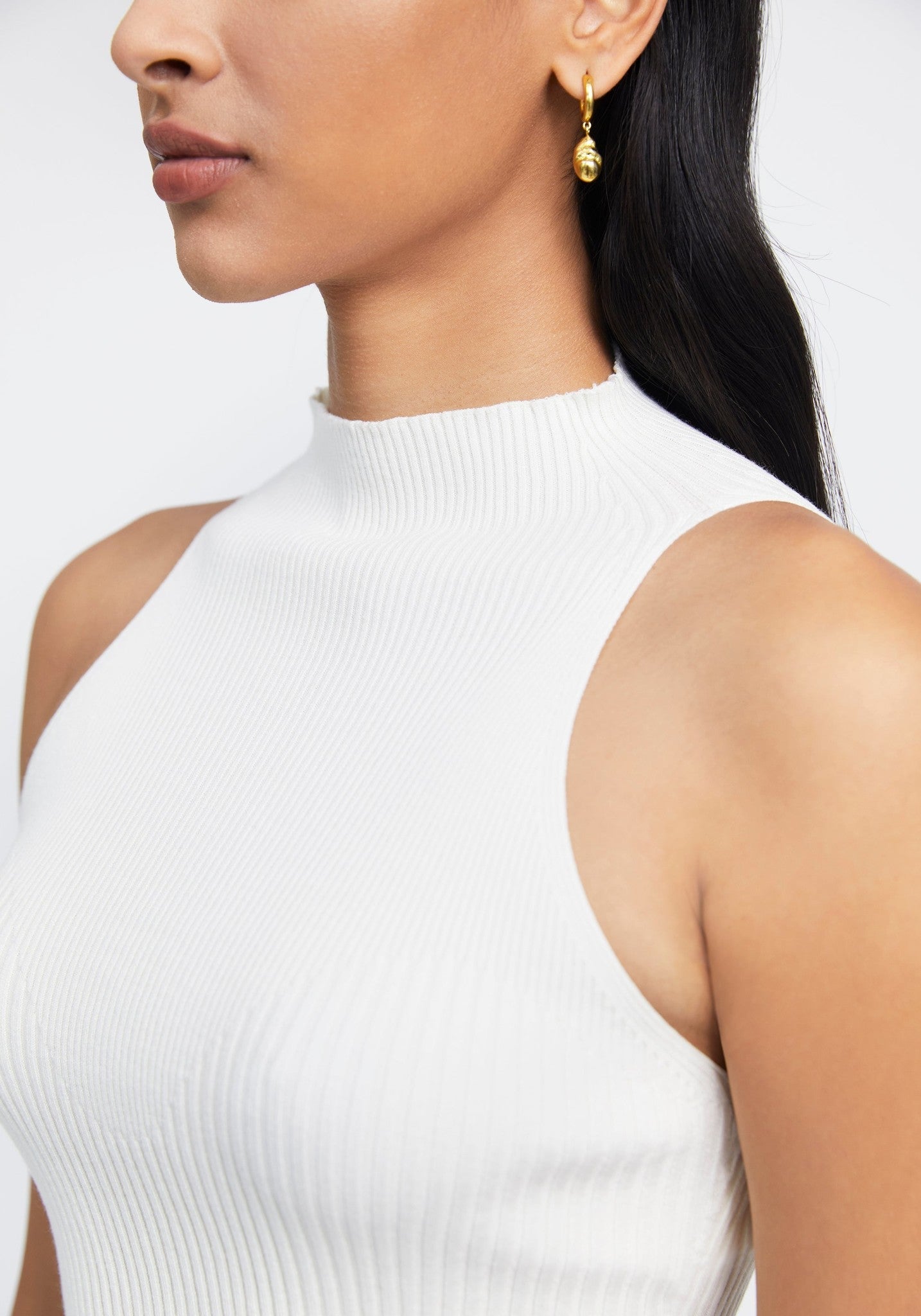 AERON ZERO401 SLEEVELESS TOP - CREME