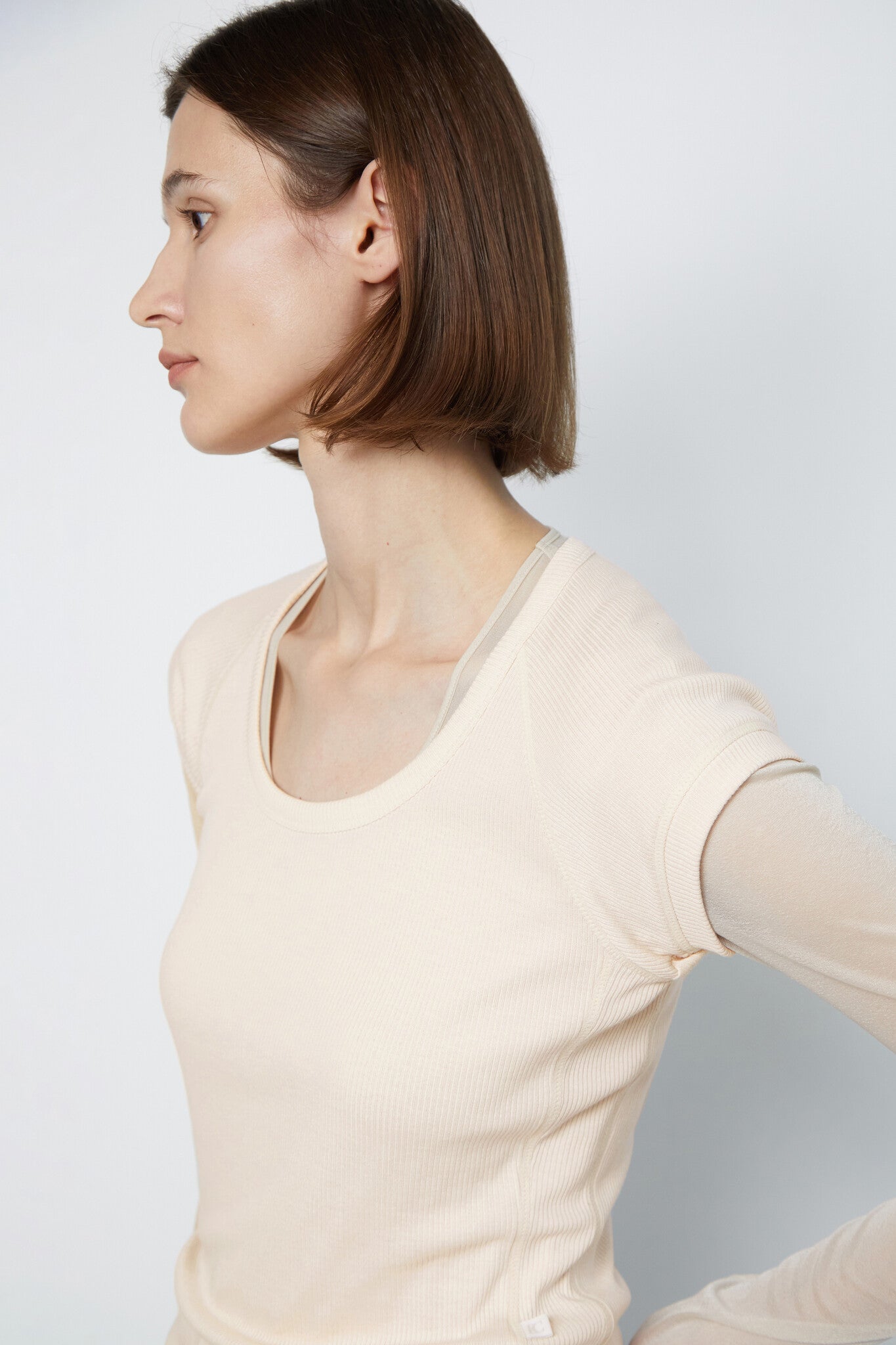 LOW CLASSIC U-NECK CAP SLEEVE T-SHIRT - PEACH