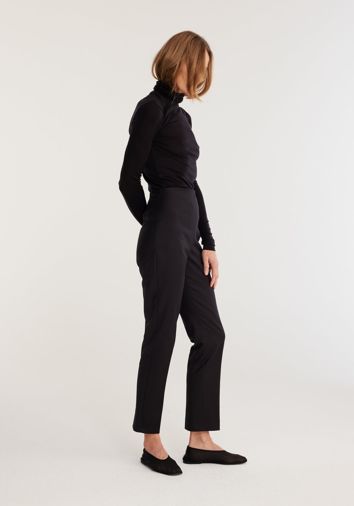 RÓHE CIGARETTE LEG TROUSERS - NOIR