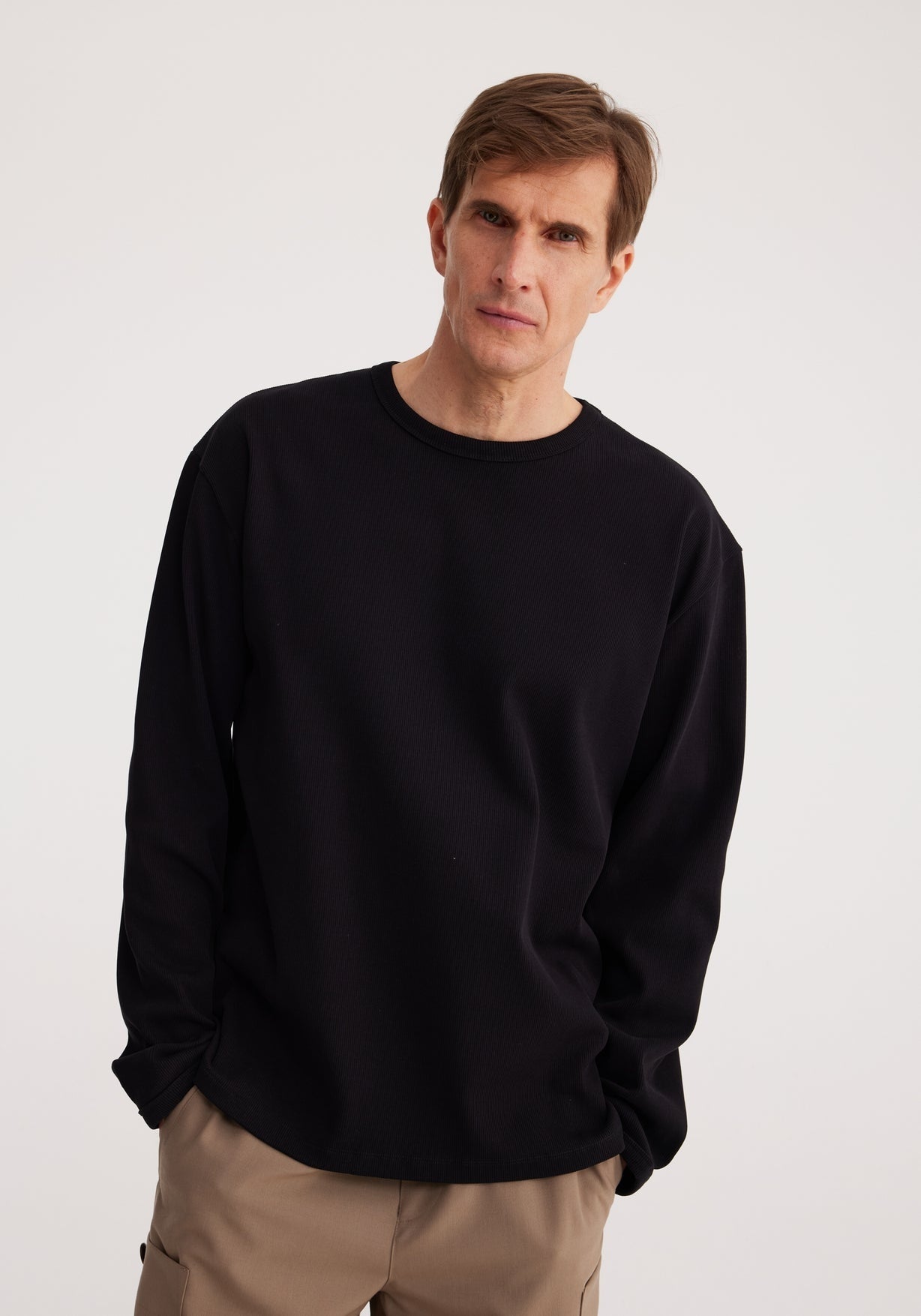 RÓHE MEN COMPACT RIBBED LS JERSEY CREWNECK - BLACK