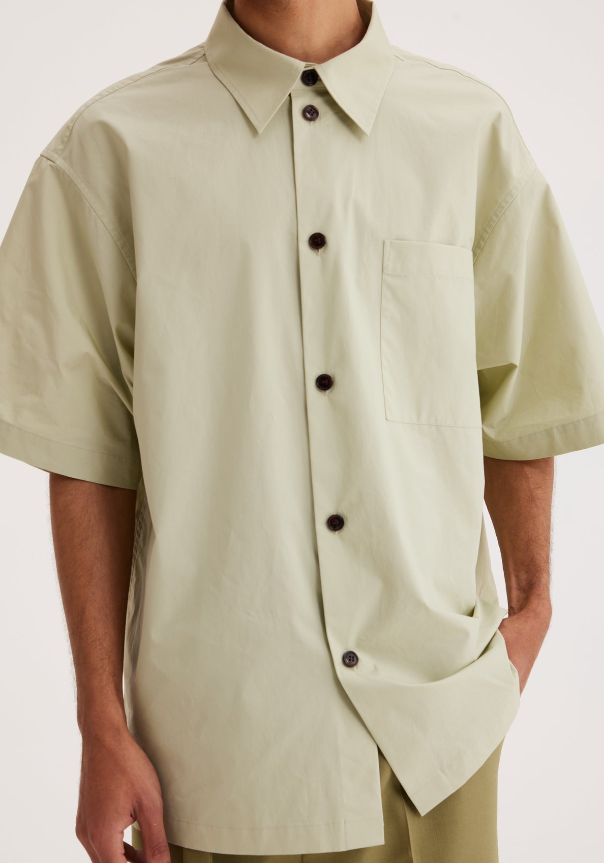 RÓHE MEN COTTON POPLIN SHORT SLEEVE SHIRT - MIST