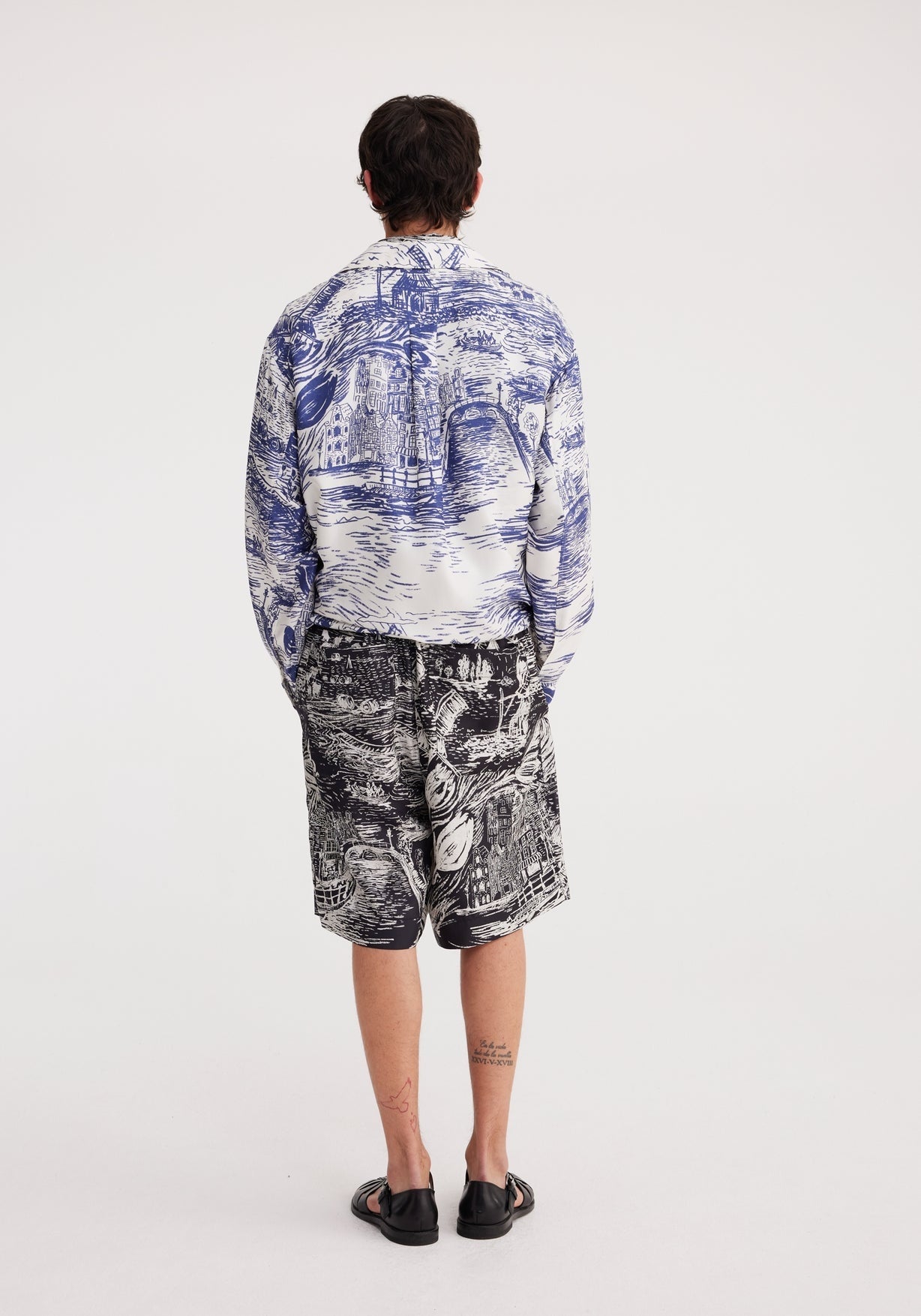 RÓHE MEN DRAWCORD SILK SHORTS - HOLLAND PRINT