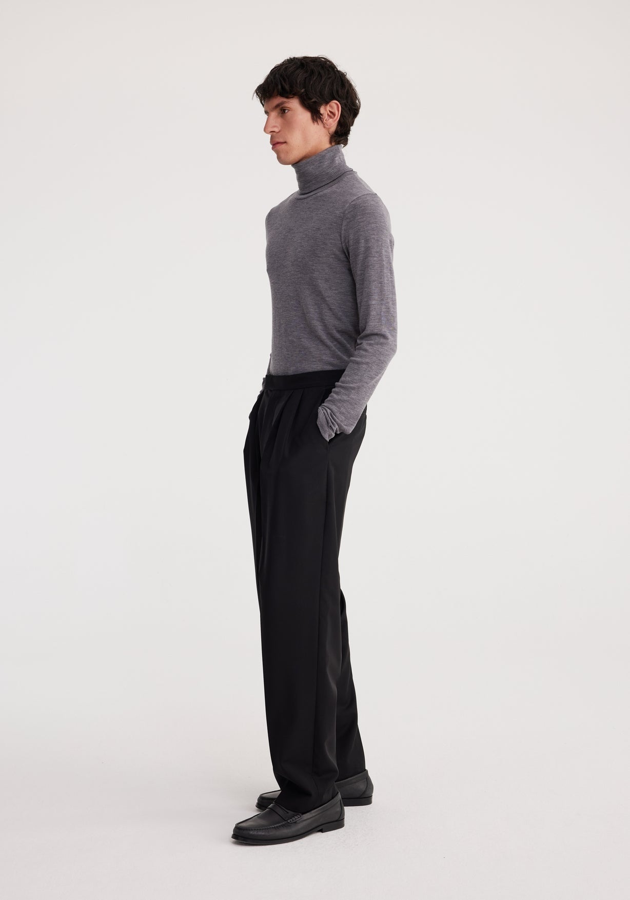 RÓHE MEN FINE MERINO TURTLENECK - DARK GREY MELANGE