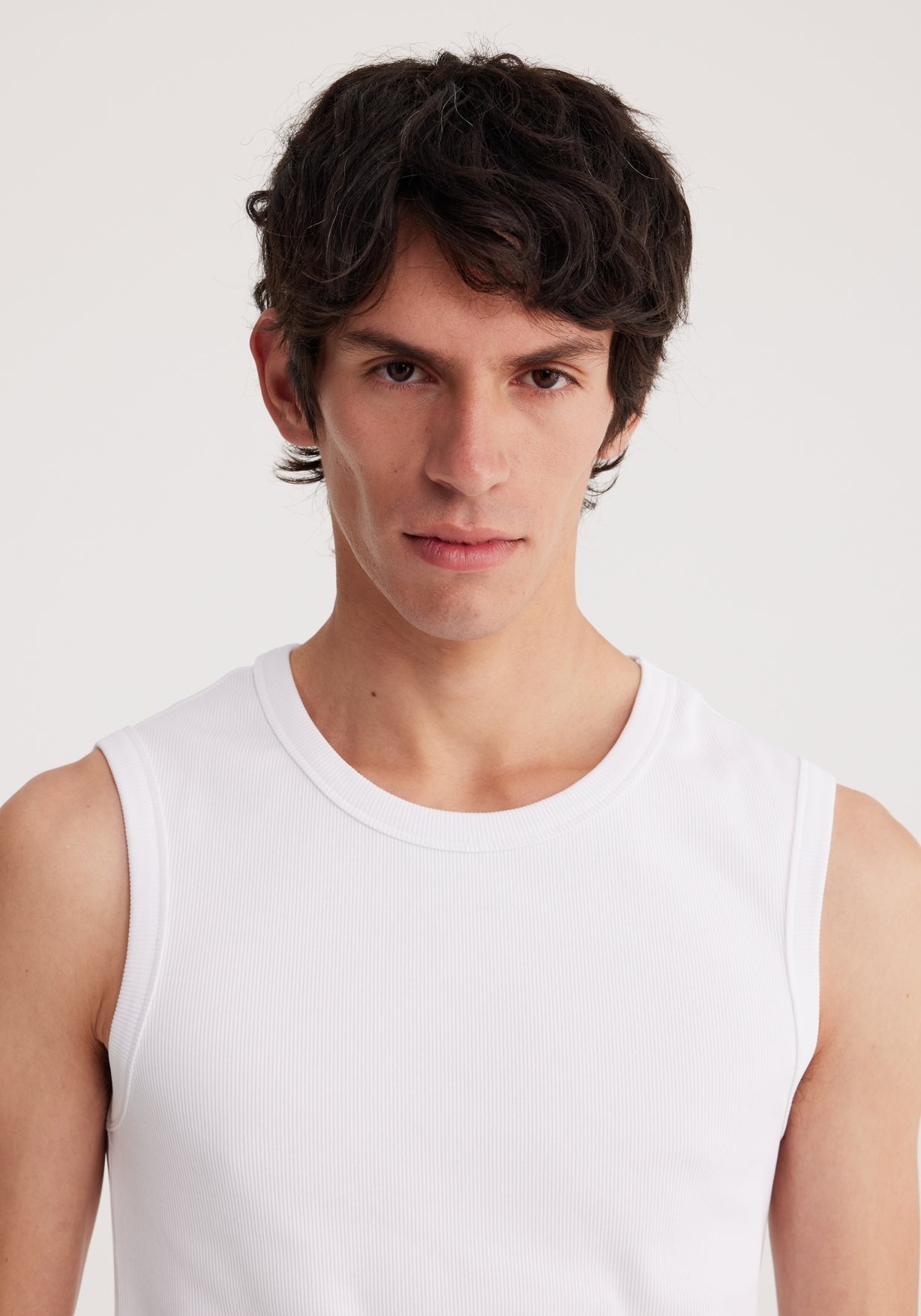 RÓHE MEN HEAVY RIBBED JERSEY VEST - OPTIC WHITE