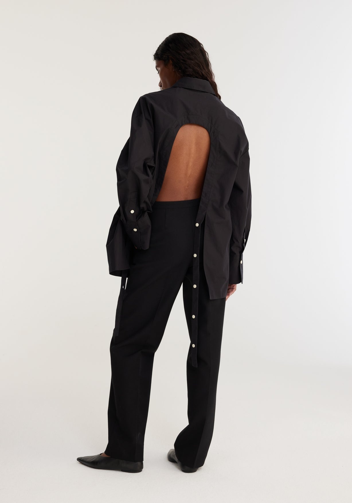 RÓHE OPEN BACK SHIRT - NOIR