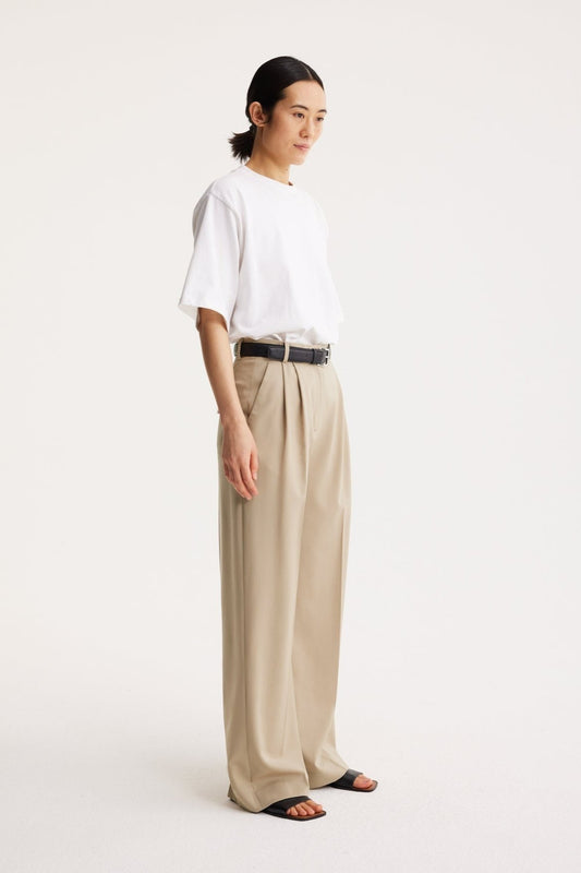 RÓHE WIDE LEG PLEATED TROUSERS - BEIGE