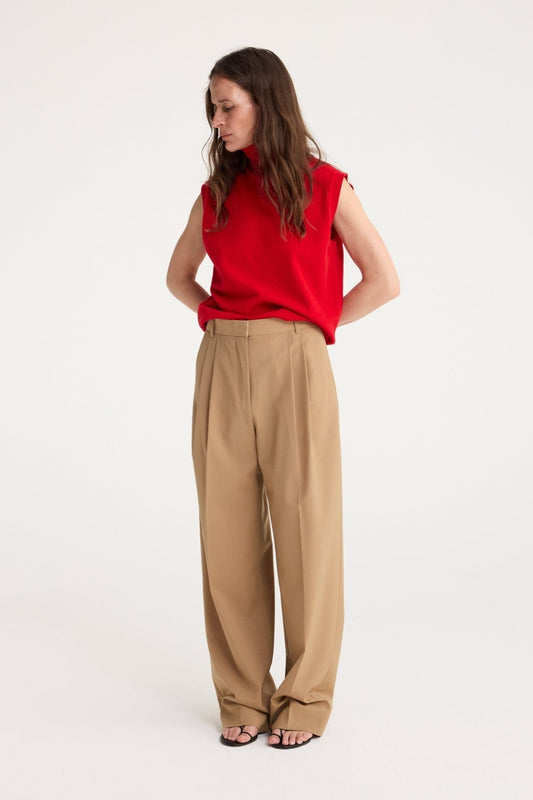 RÓHE WIDE LEG PLEATED TROUSERS - FAWN